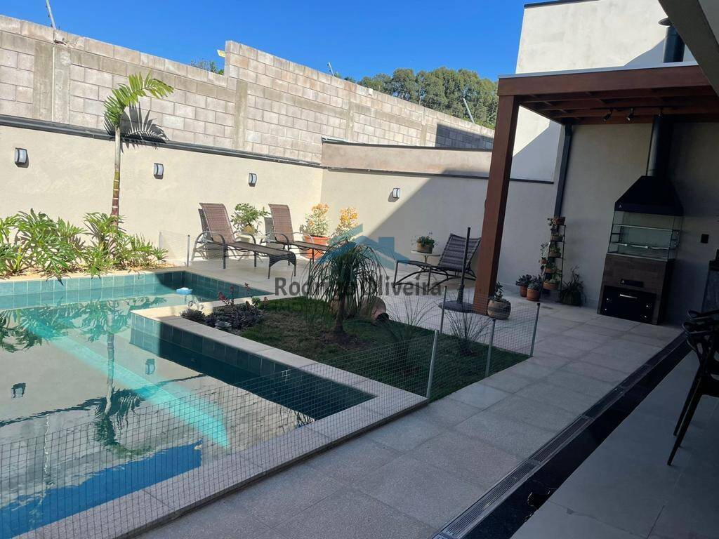 Casa, 4 quartos, 286 m² - Foto 1