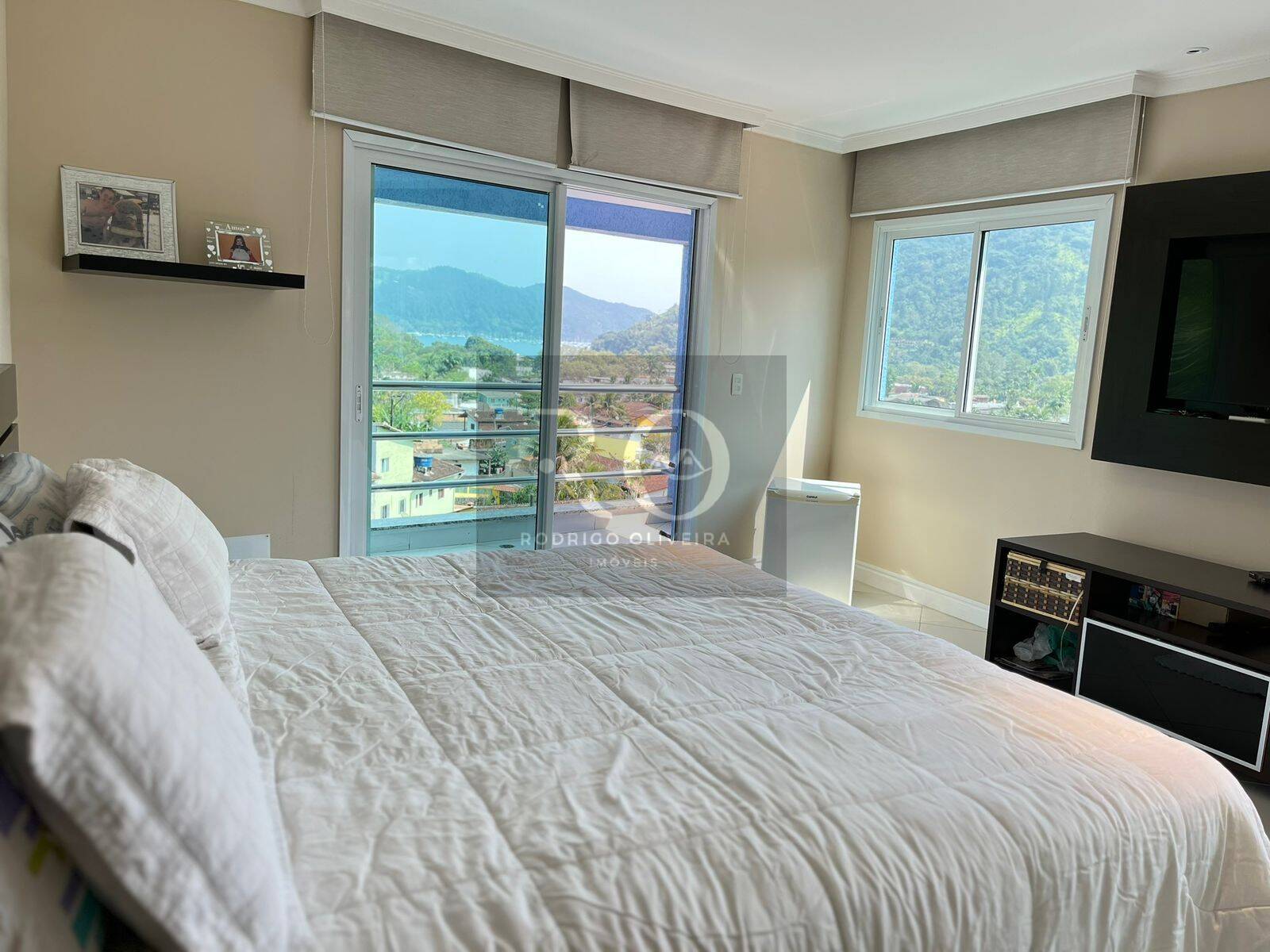 Casa, 5 quartos, 230 m² - Foto 4