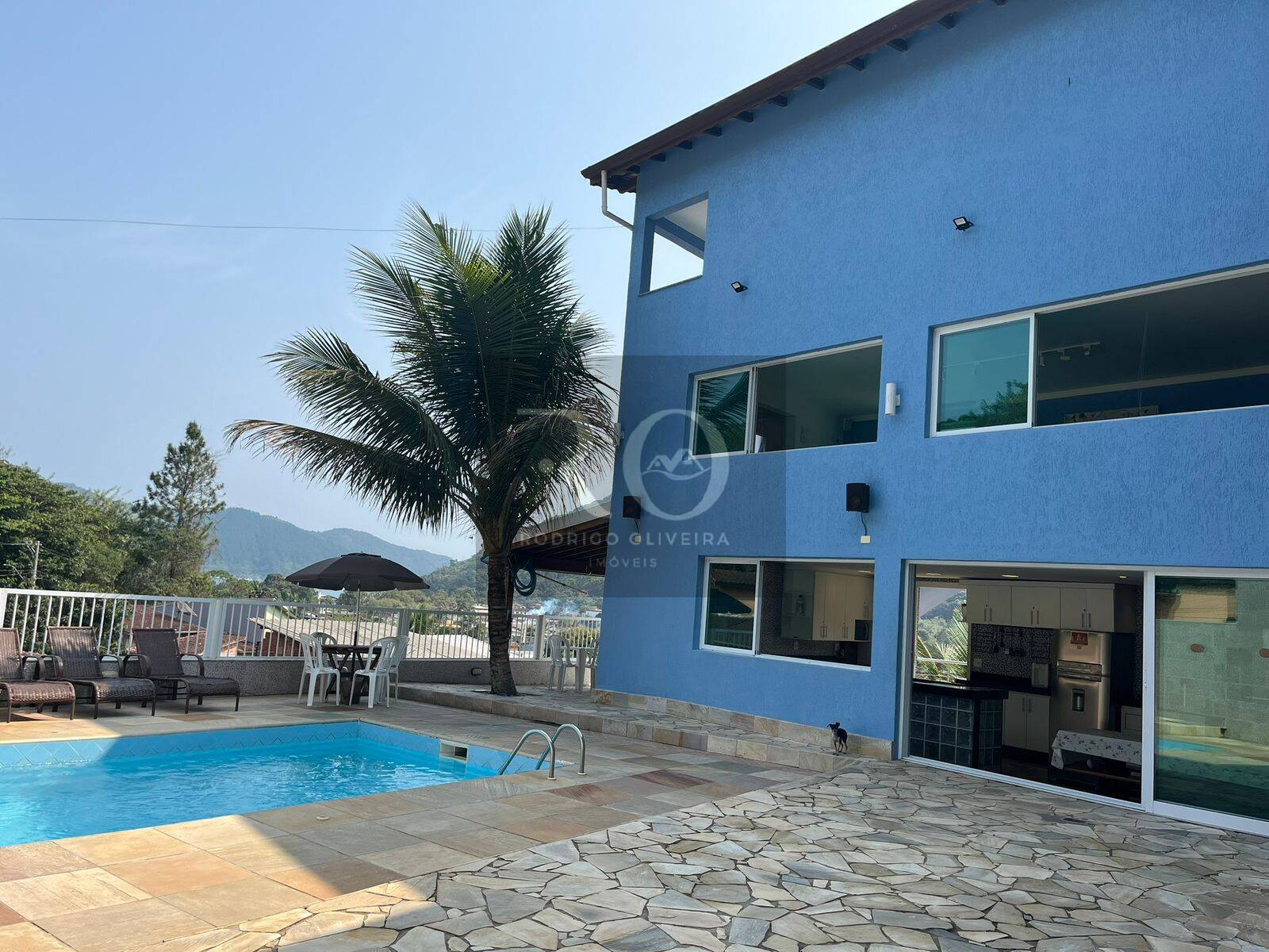 Casa, 5 quartos, 230 m² - Foto 1