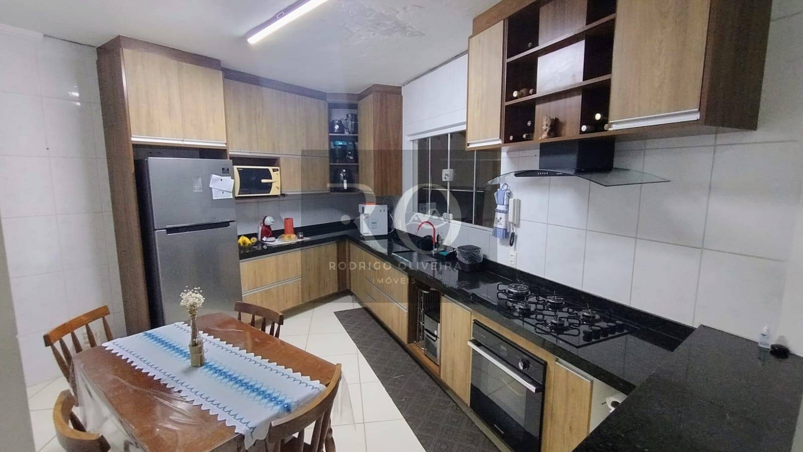 Casa, 3 quartos, 270 m² - Foto 1