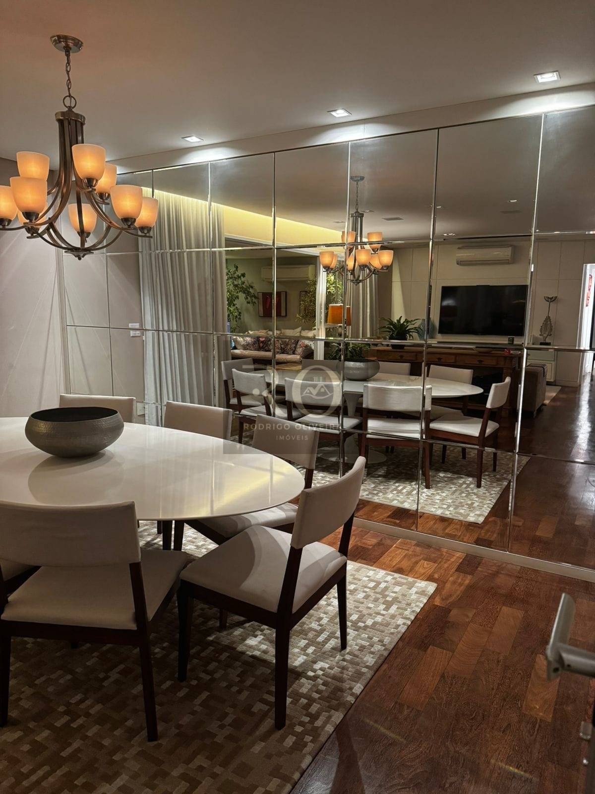 Apartamento, 3 quartos, 163 m² - Foto 1